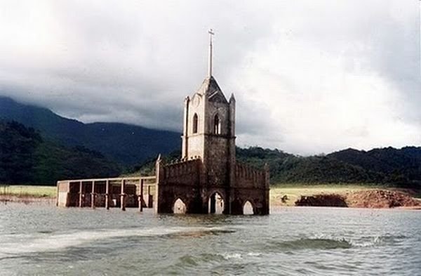 Underwater church, Potosi, Venezuela