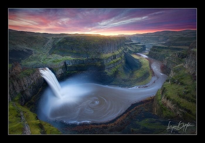 waterfalls around the world