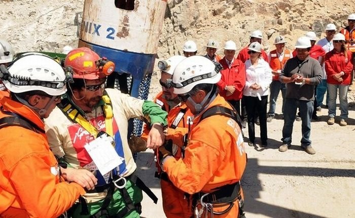 All 33 miners rescued, 2010 Copiapó mining accident, Chile