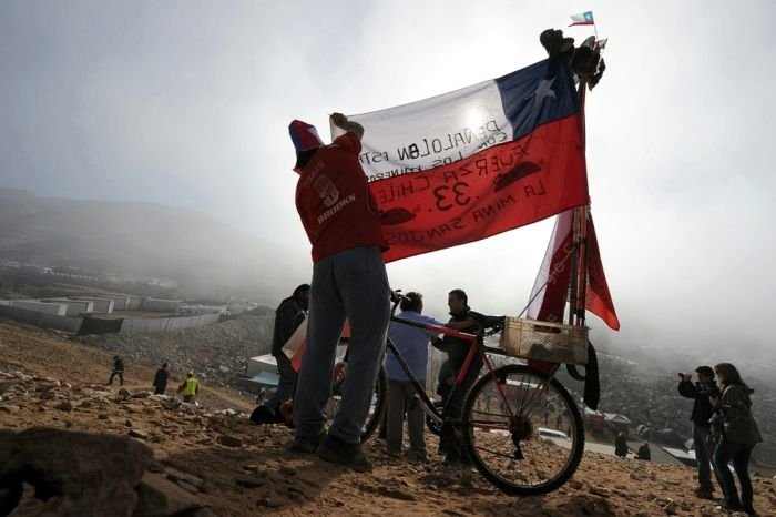 All 33 miners rescued, 2010 Copiapó mining accident, Chile