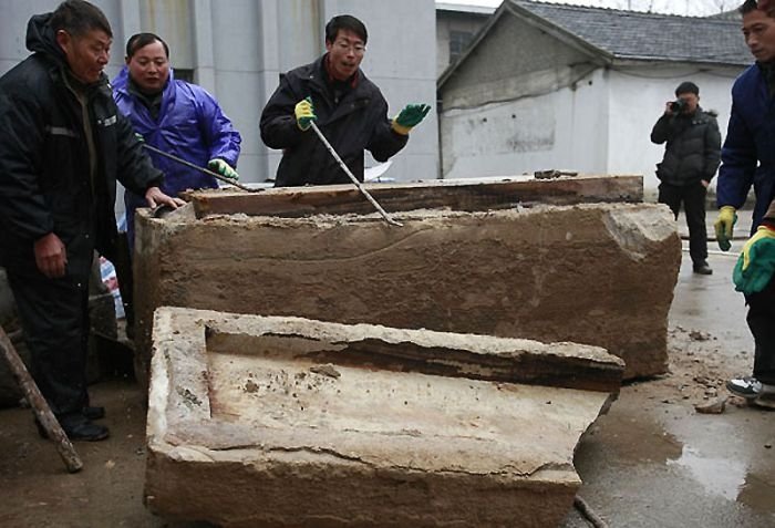 700 year-old mummy discovery, Ming dynasty, Taizhou, China