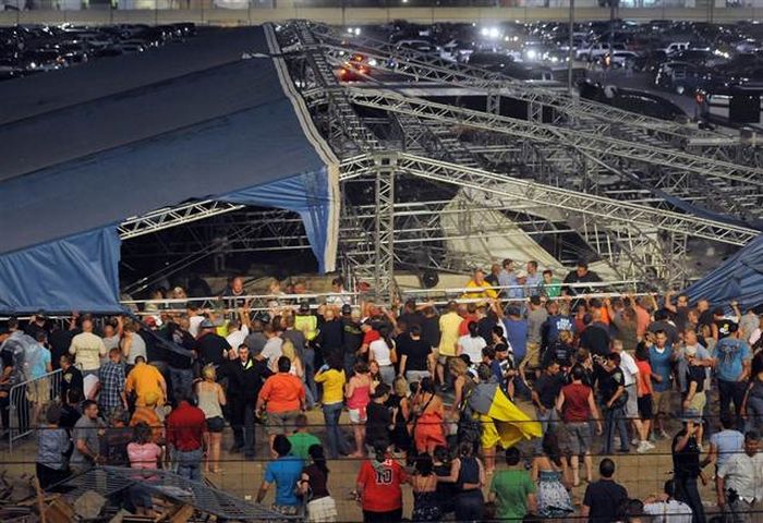 State Fair stage collapse, Indianapolis, Indiana, United States