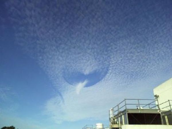 sky fallstreak hole cloud
