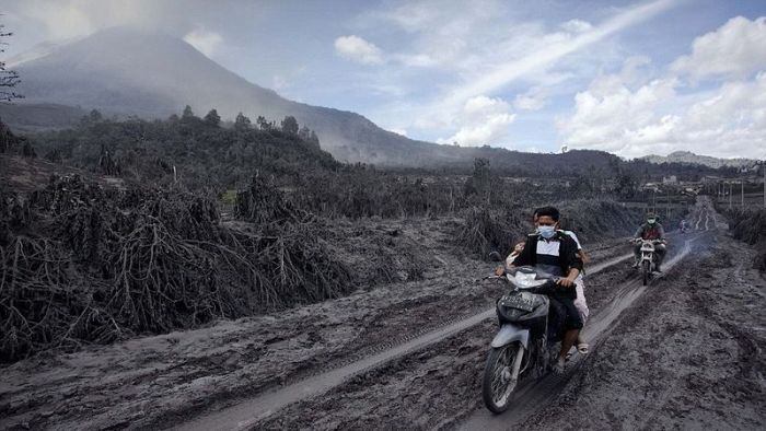 Mount Sinabung, January 2014 eruption, Karo Regency, North Sumatra, Indonesia