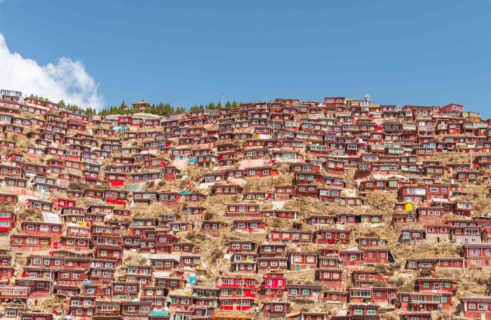 Larung Gar Valley, Sêrtar County of Garzê, Tibet, Kham, China