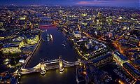 World & Travel: Bird's-eye view of London at night, United Kingdom