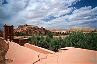 World & Travel: The fortress at the river, Casbah Ait-Ben-Haddou