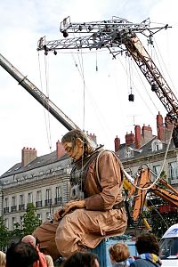 World & Travel: Gigantic stage with huge puppets, Nantes, France