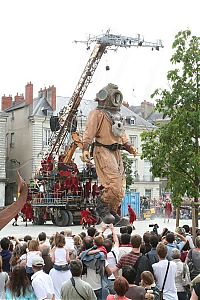 TopRq.com search results: Gigantic stage with huge puppets, Nantes, France