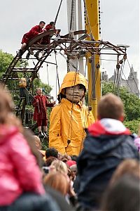 TopRq.com search results: Gigantic stage with huge puppets, Nantes, France