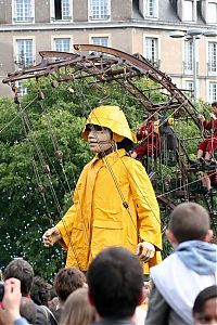 TopRq.com search results: Gigantic stage with huge puppets, Nantes, France