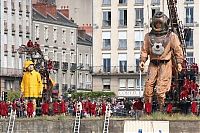 World & Travel: Gigantic stage with huge puppets, Nantes, France