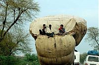 World & Travel: Life in India