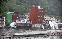 TopRq.com search results: 6-storey hotel collapsed due typhoon, Taiwan