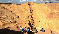 World & Travel: Extraction of sapphires, Madagascar