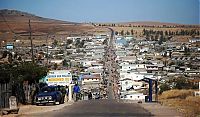 World & Travel: Extraction of sapphires, Madagascar