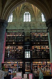 World & Travel: Bookshop in the Dominican church, Maastricht, Netherlands