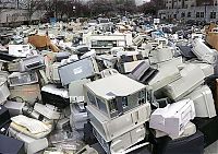 World & Travel: Computers cemetery, China