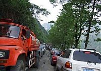 World & Travel: Most dangerous route, Federal line 319, China