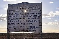 World & Travel: The longest fence in the world, 5614 km, Australia