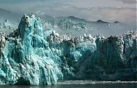 World & Travel: iceberg