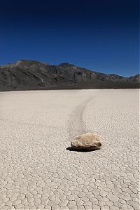 World & Travel: Floating stones in the Valley of Death