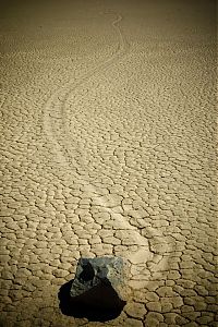 World & Travel: Floating stones in the Valley of Death