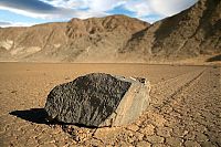 World & Travel: Floating stones in the Valley of Death