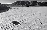 World & Travel: Floating stones in the Valley of Death