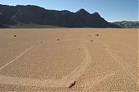 World & Travel: Floating stones in the Valley of Death