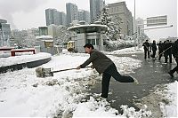 World & Travel: Snow storm in China
