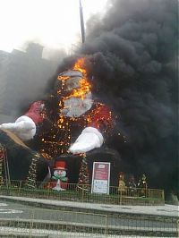 World & Travel: Santa on fire, Santa-Katarina, Southern Brazil