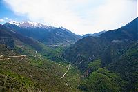 World & Travel: dangerous roads around the world