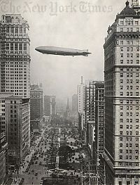 History: Black and white photos of New York City, United States