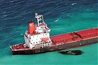 World & Travel: Stranded ship, Great Barrier Reef, Coral Sea, Queensland, Australia