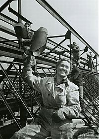 World & Travel: History: World War II photography