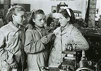 World & Travel: History: World War II photography