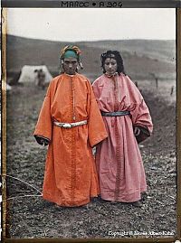 World & Travel: History: The beginning of the 20th century in color photographs by Albert Kahn