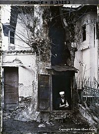 TopRq.com search results: History: The beginning of the 20th century in color photographs by Albert Kahn