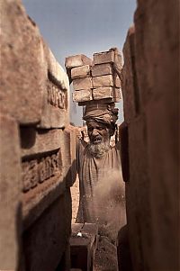 World & Travel: Brickworks hell in Bangladesh