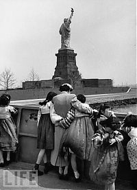 World & Travel: History: Statue of Liberty