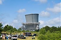 World & Travel: The demolition of the K cooling tower, South Carolina, United States