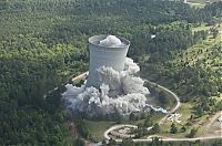 World & Travel: The demolition of the K cooling tower, South Carolina, United States