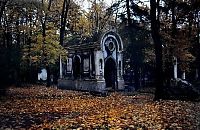 World & Travel: graveyards around the world