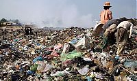 World & Travel: Living at dump, Phnom Penh, Cambodia