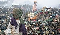 World & Travel: Living at dump, Phnom Penh, Cambodia