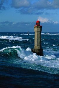 TopRq.com search results: lighthouses around the world