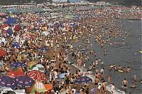 World & Travel: Overcrowded beach, China