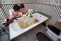TopRq.com search results: Dinner à la latrine, Shenzhen, China