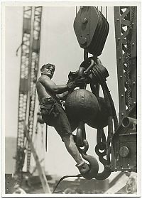 TopRq.com search results: History: Construction of Empire State Building